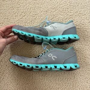 On Cloud X Women's Flexible Lace Up Mesh Gray & Teal Running Shoes Size 9